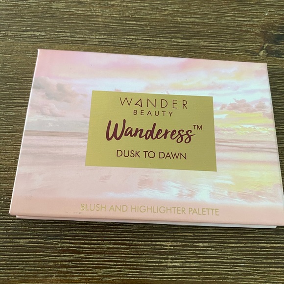 Wander Beauty Blush and Highlighter Palette - Picture 3 of 4